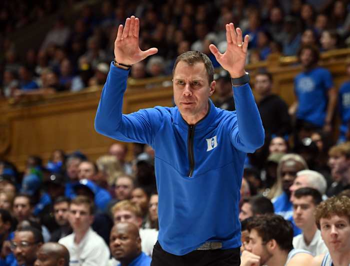 Duke basketball head coach Jon Scheyer